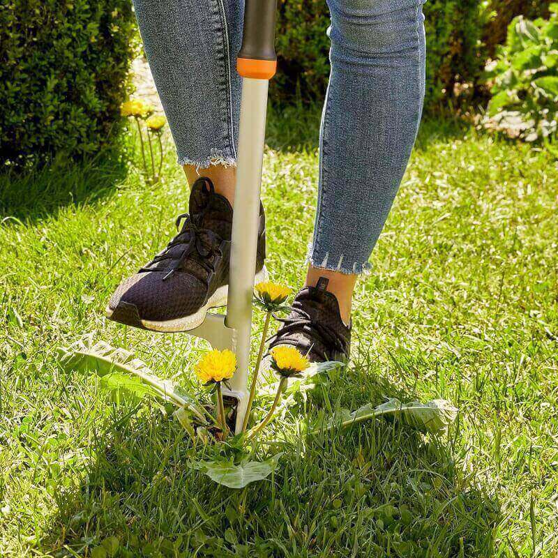 Gardena 3518-20 Weed Puller, Stand Up Weeding Made Easy, Patented Blades for Effective Weed Removal, Built-in Ejector, Silver